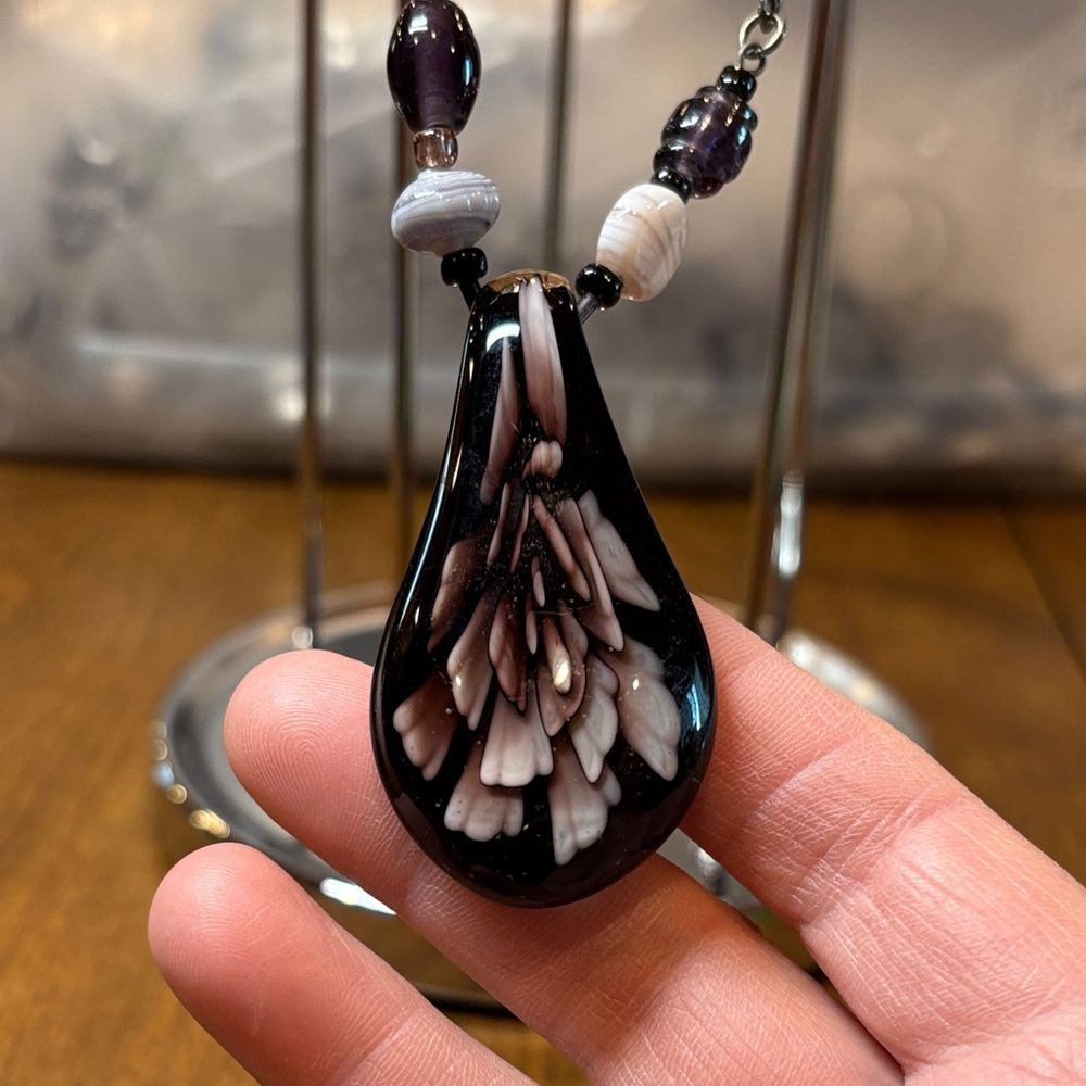Elegant Black and Purple Glass and Stone Necklace Sliver Toned